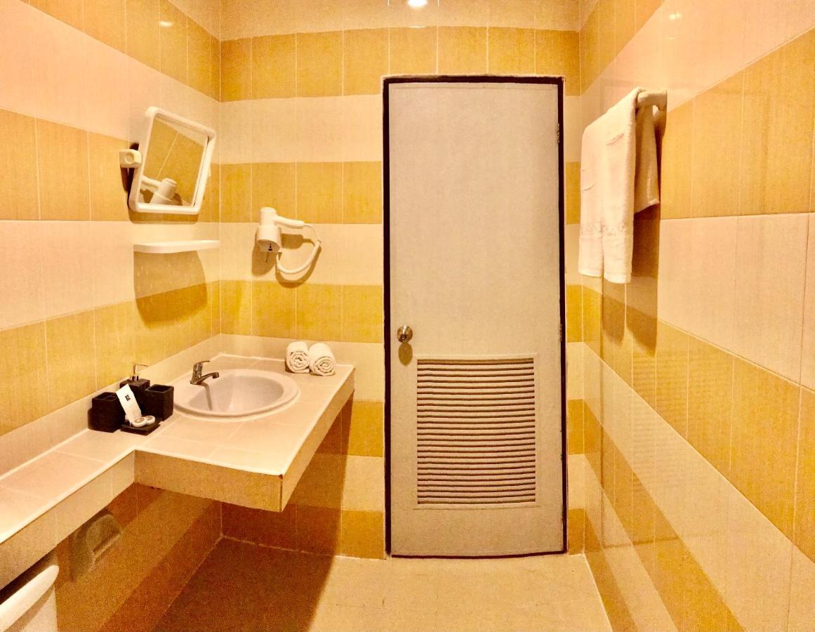 The Luka Guesthouse And Restaurant Patong Экстерьер фото