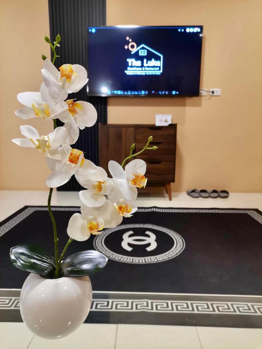 The Luka Guesthouse And Restaurant Patong Экстерьер фото